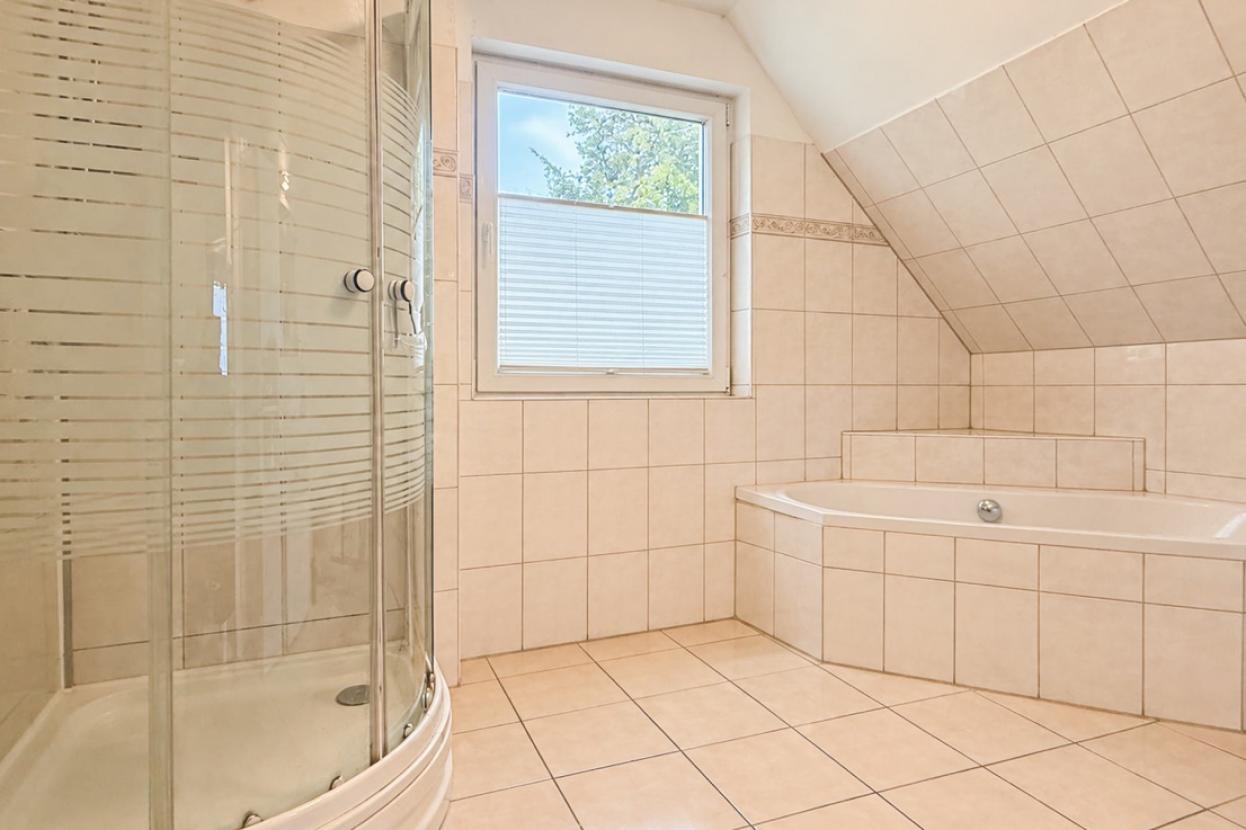 Badezimmer DG