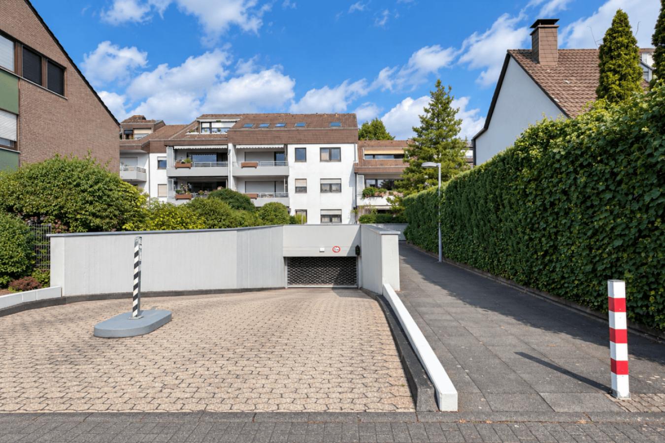 Tiefgarageneinfahrt
