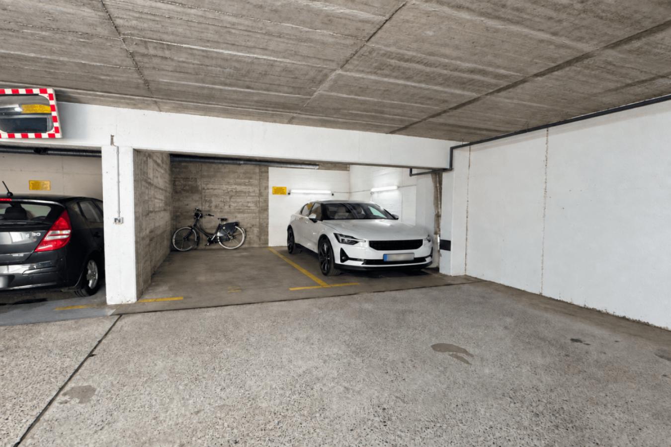Tiefgaragenstellplatz