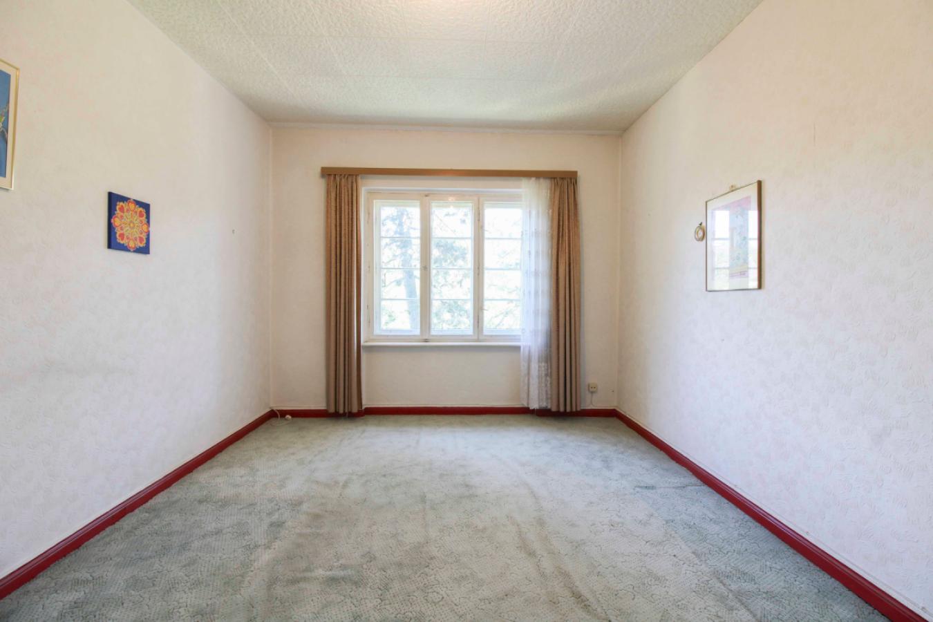 Zimmer 2 mit Fenster