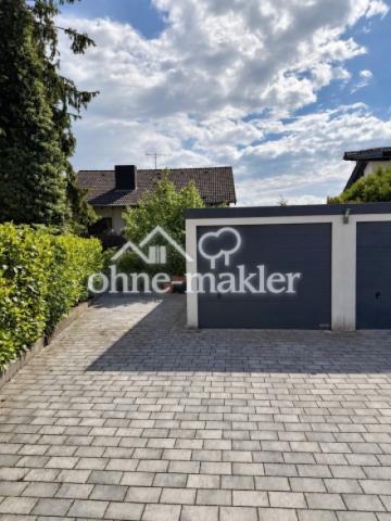 Stellplatz und Garage