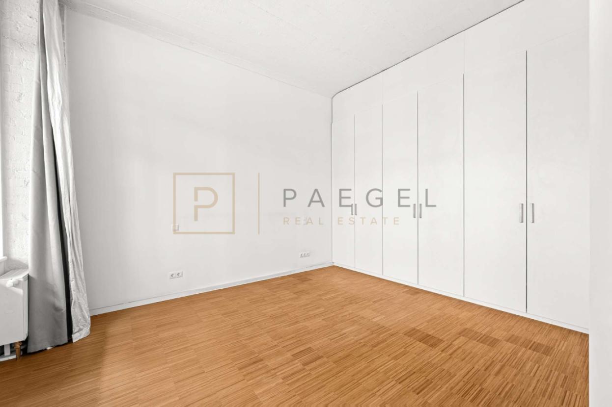 Schlafzimmer mit Einbauschrank