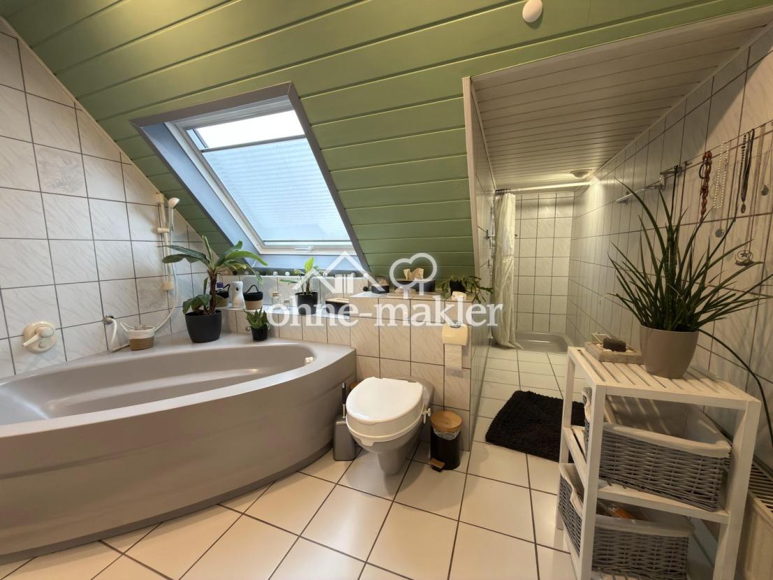 Badezimmer im DG