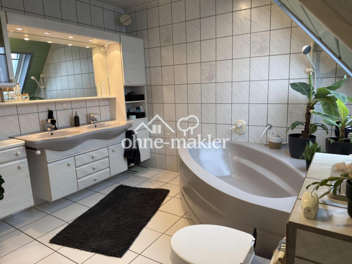 Badezimmer im DG