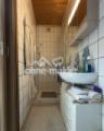 Badezimmer mit Dusche im EG