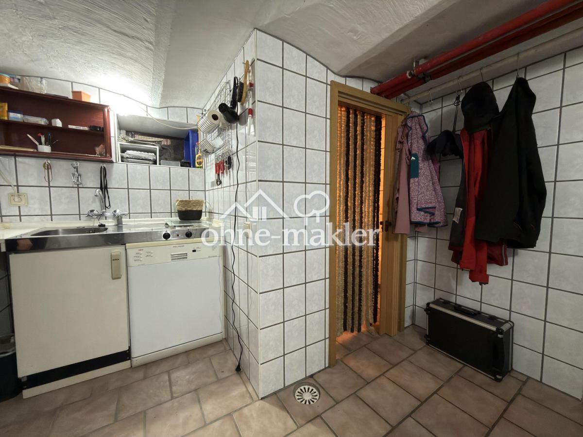 Miniküche und WC im KG