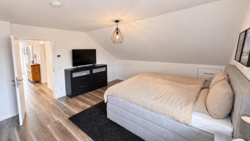 Schlafzimmer DG