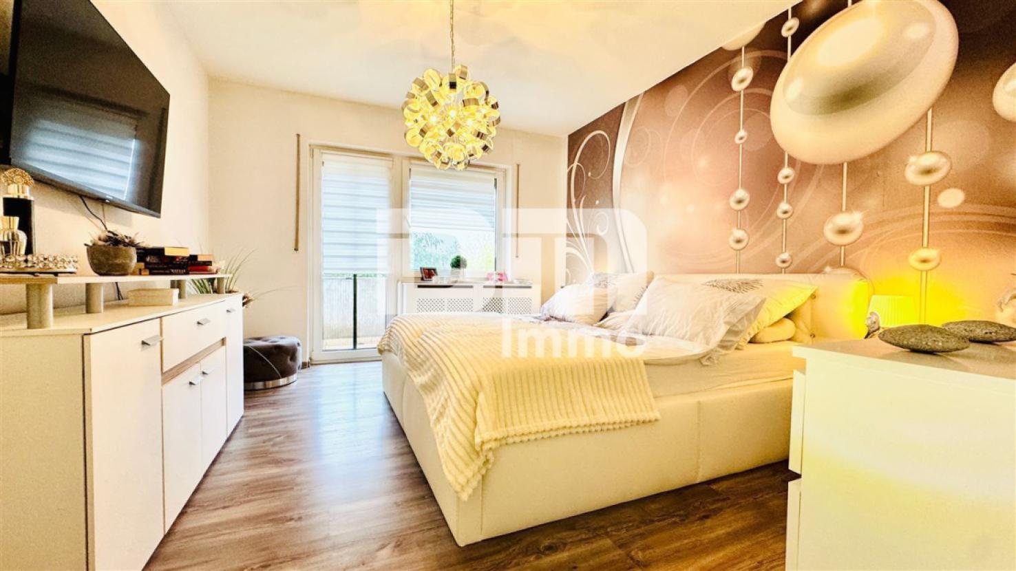 OG Schlafzimmer 1 / Zugang Balkon