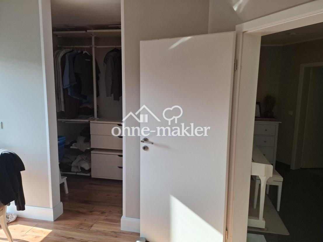 Schlafzimmer OG und Ankleide