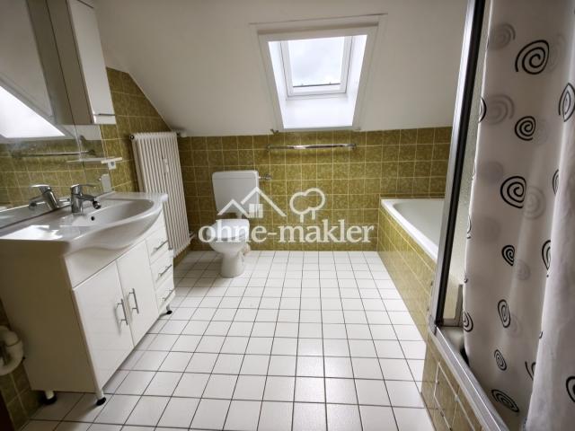 Badezimmer mit Badewanne