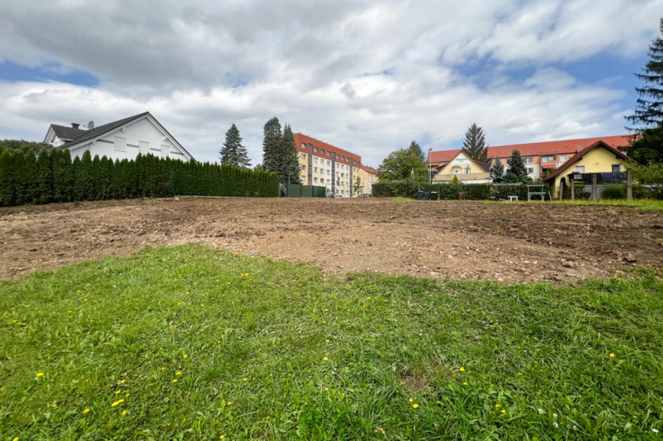 Nachbarbebauung zur Linken