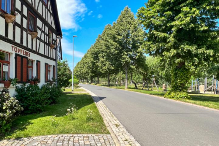 Wohnumgebung mit Park und Spielplatz