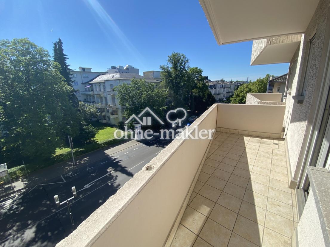 Blick Balkon WZ auf Balkon SZ