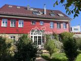 Außenansicht mit Garten