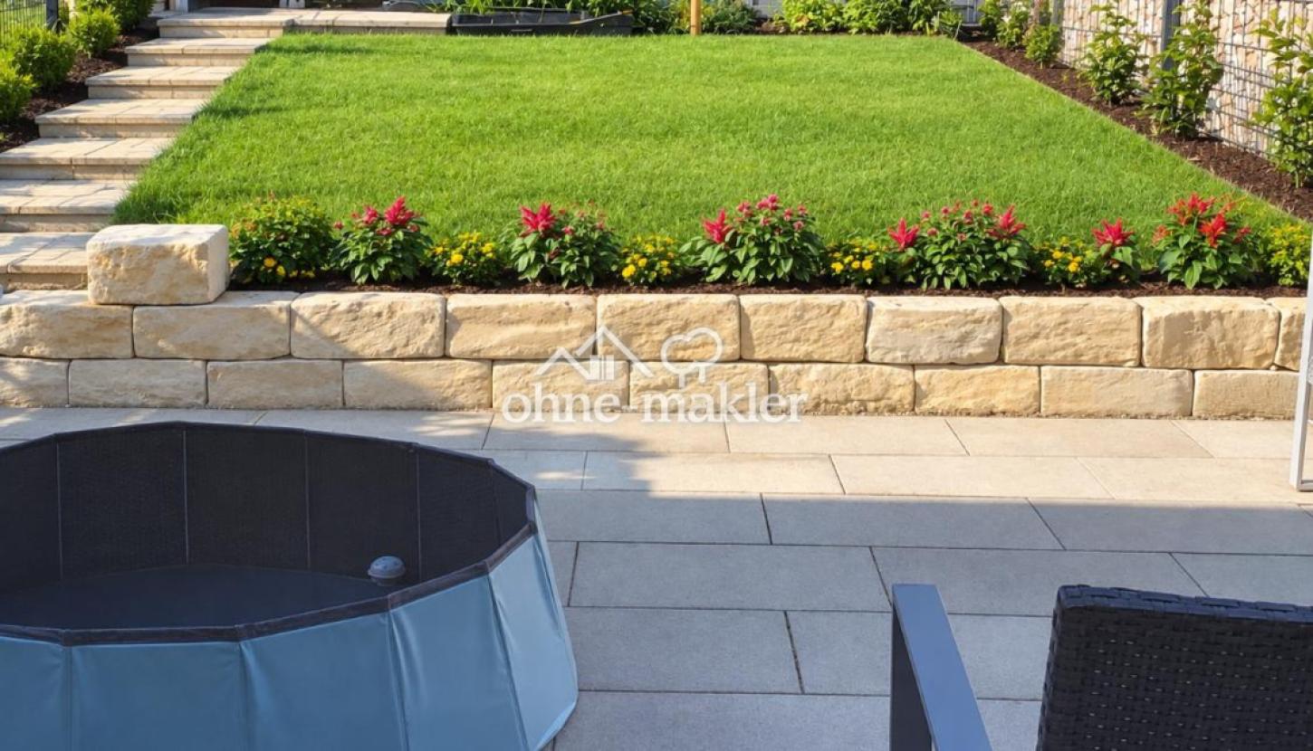 Terrasse mit Garten