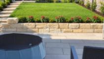 Terrasse mit Garten