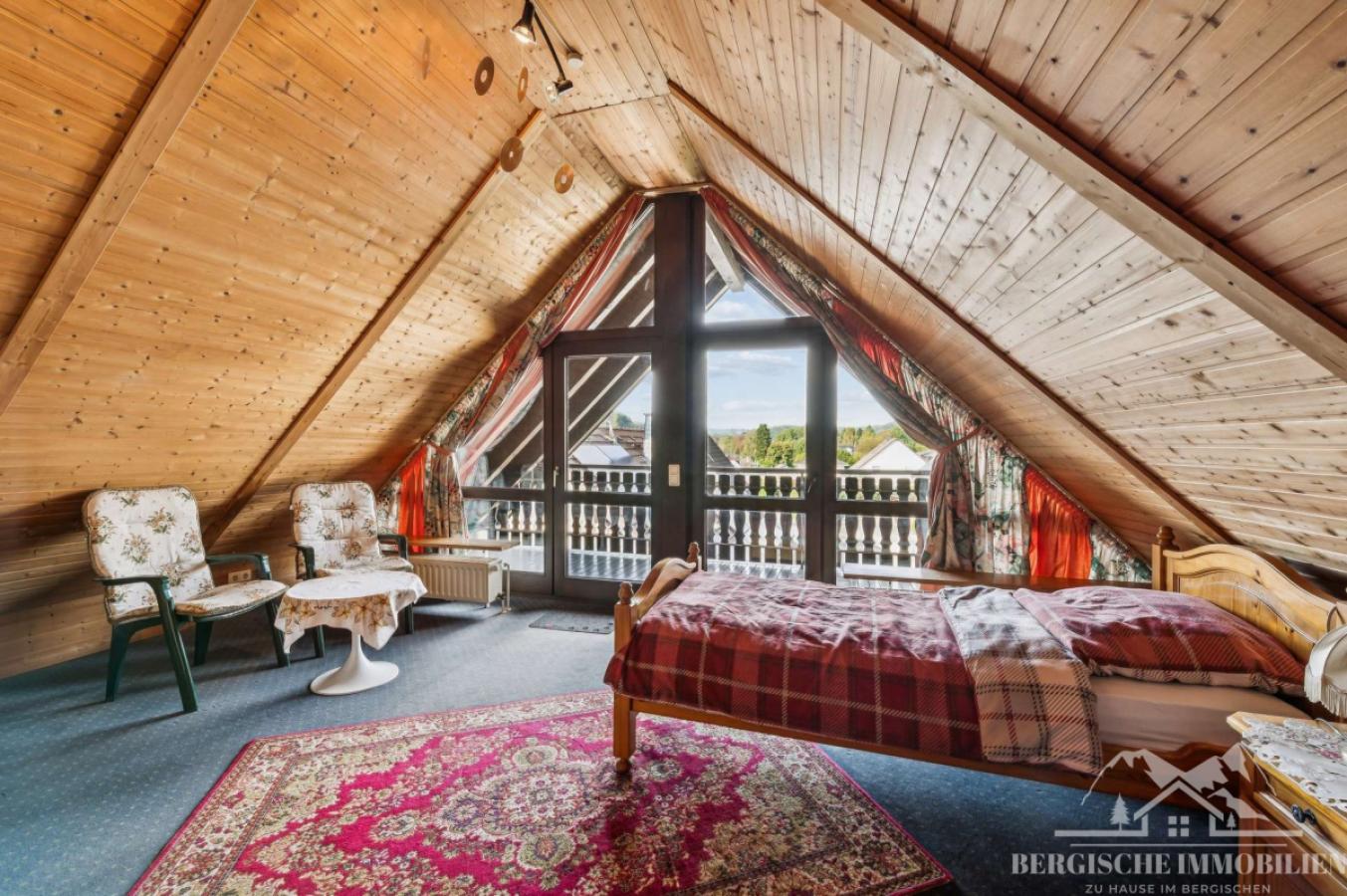 DG - Wohn-Schlafzimmer mit Loggia