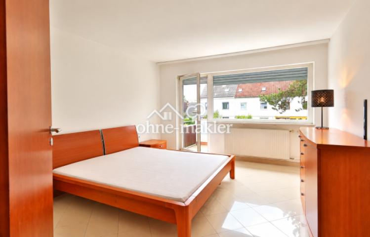 Schlafzimmer mit Balkonzugang