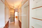 Begehbarer Kleiderschrank