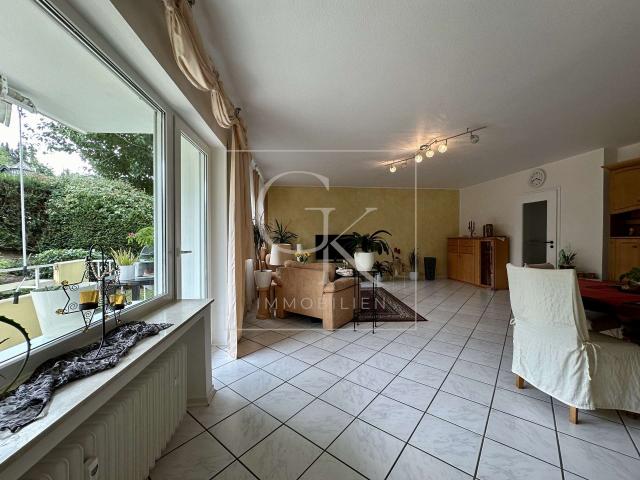 Wohnzimmer mit Loggiazugang