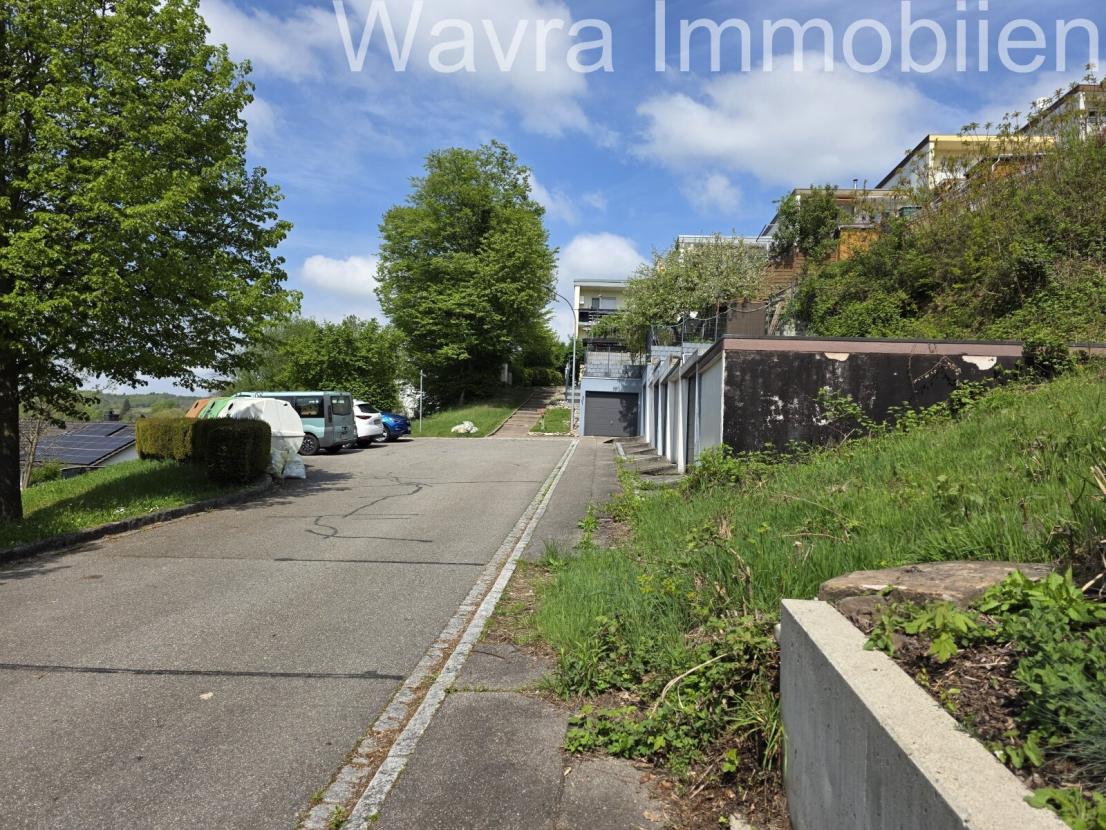 Am Ende der Straße ist dieses wunderschöne Hanggrundstück gelegen
