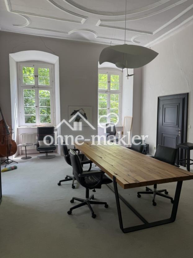 Büro EG