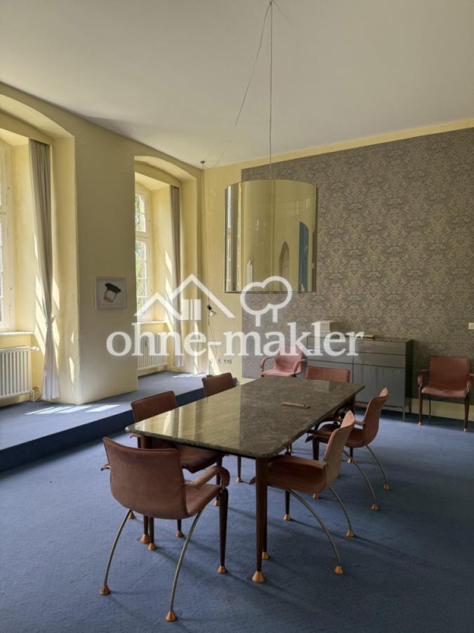 Großes Esszimmer OG
