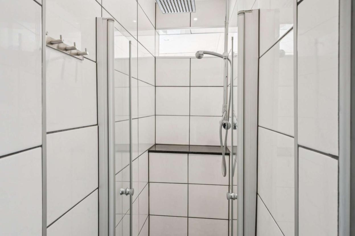 Dusche Hauptwohnung