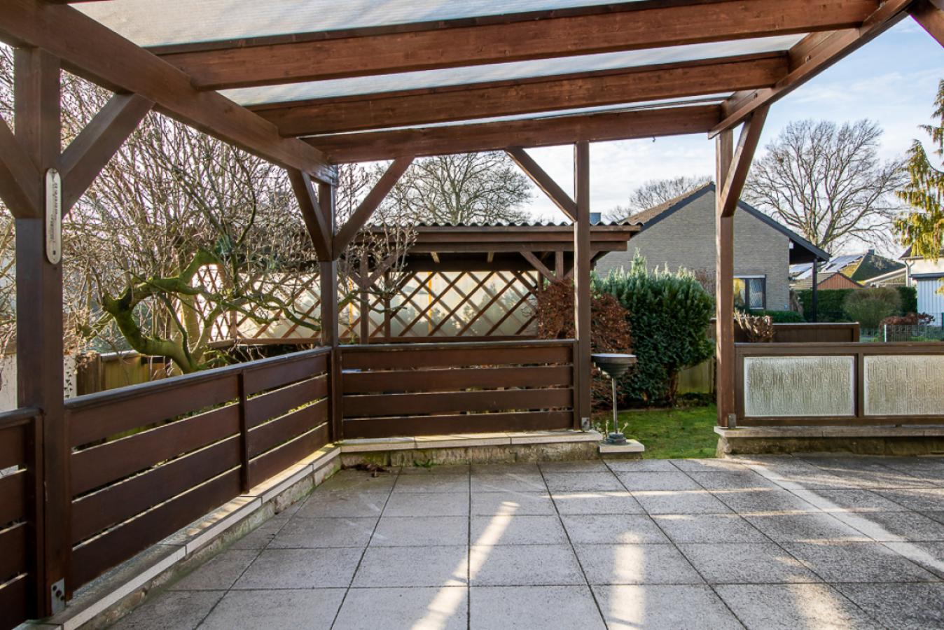 überdachter Terrassenbereich