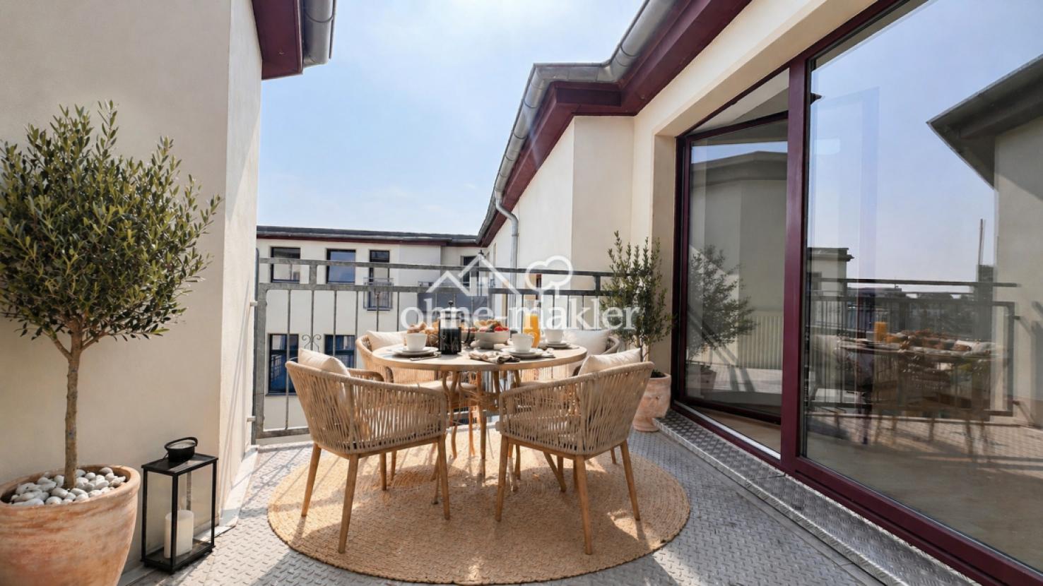 Balkon (unmöbliert)