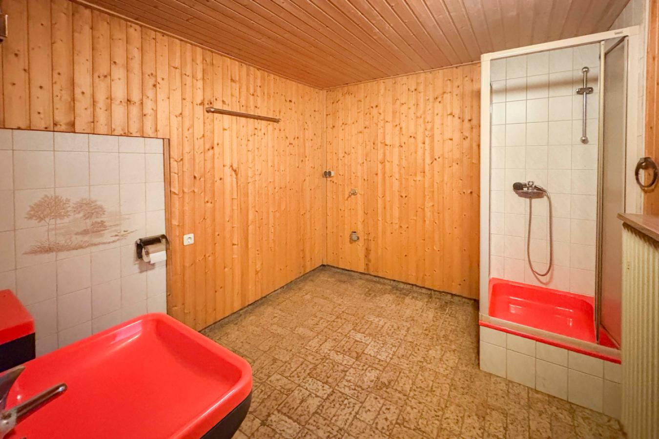 Gäste WC mit Dusche UG