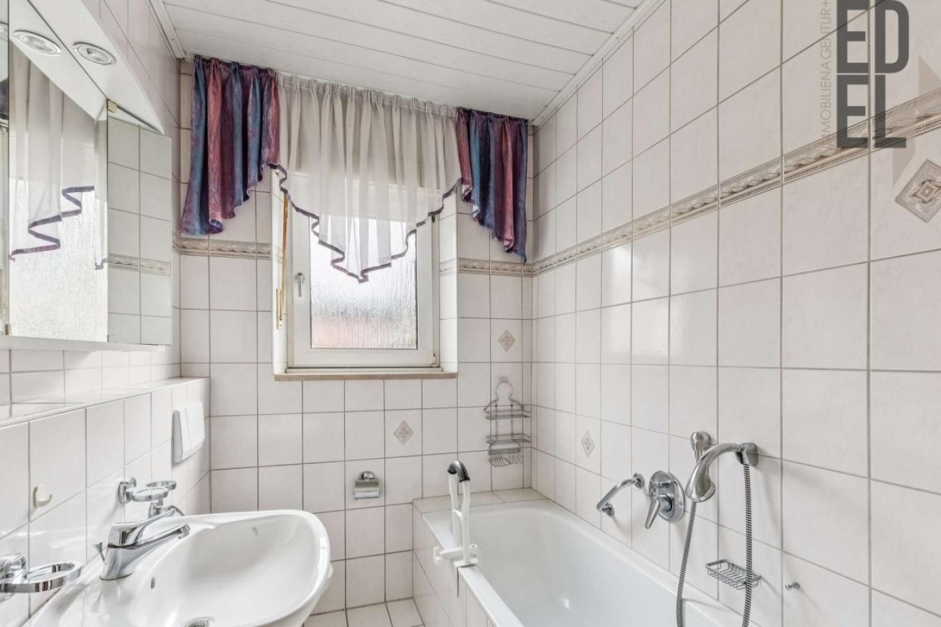Badezimmer EG