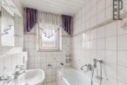 Badezimmer EG