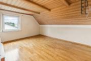 Wohnzimmer OG - mit KI geleert