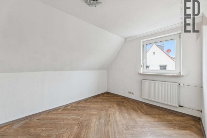 Schlafzimmer DG