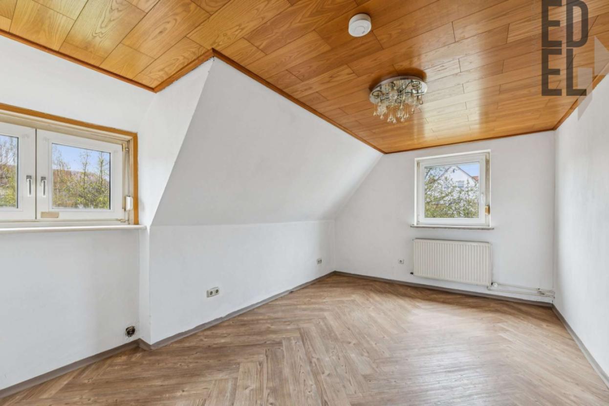 Schlafzimmer DG