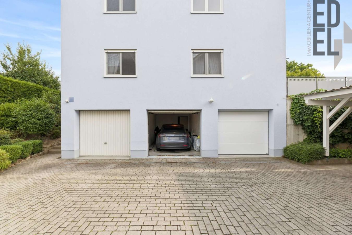 Garage Außenansicht