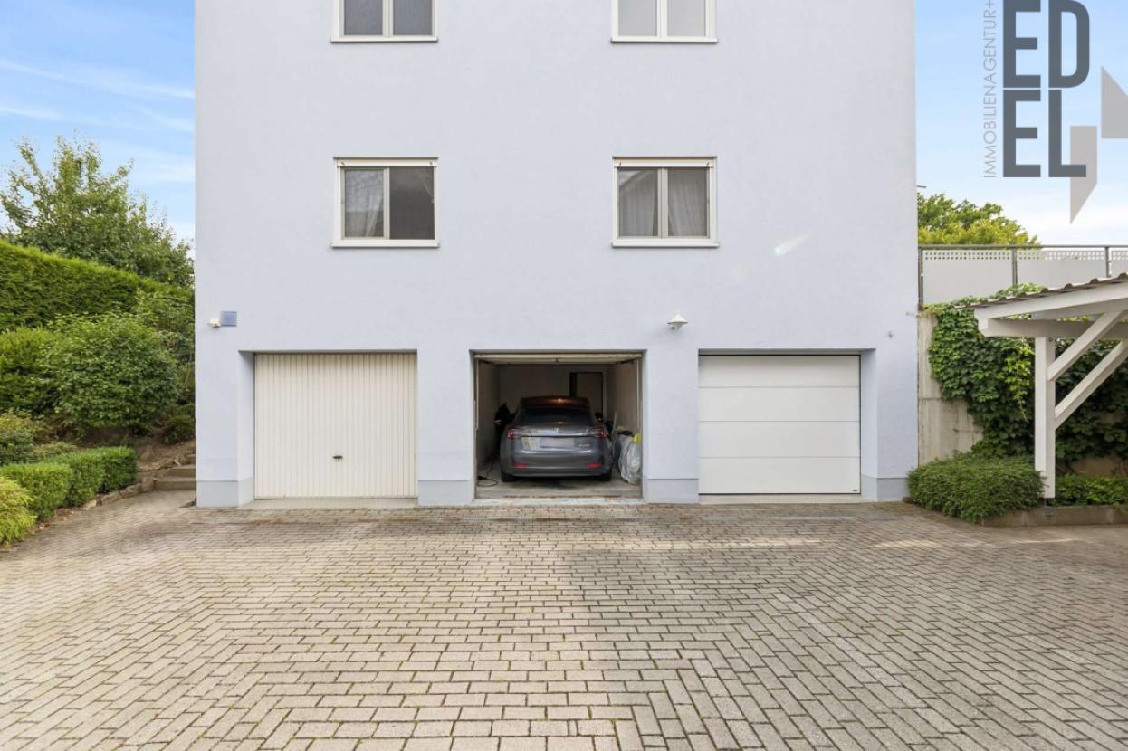 Garage Außenansicht