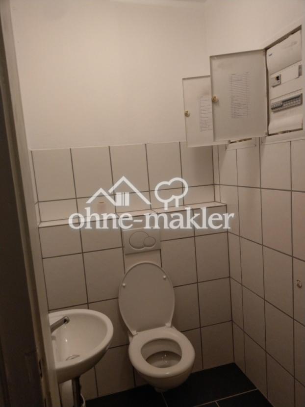 separates WC