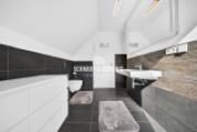 Badezimmer / Obergeschoss