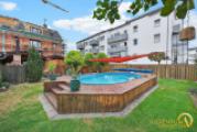 Außenbereich mit Pool