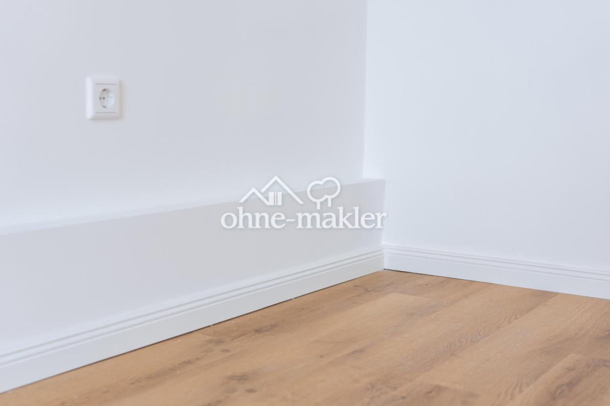 Boden & Massivholzfußleisten