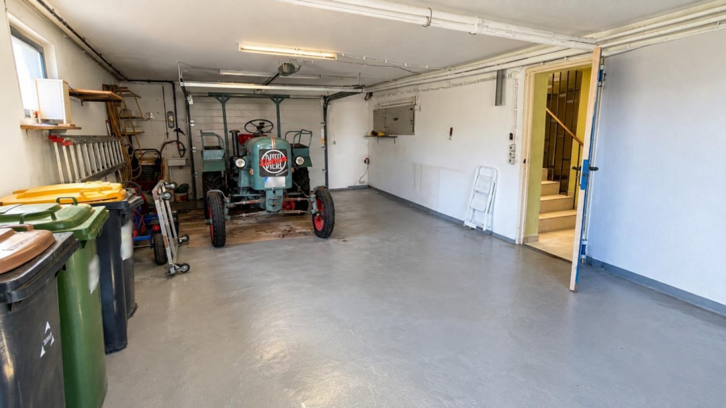 Geräumige Doppelgarage