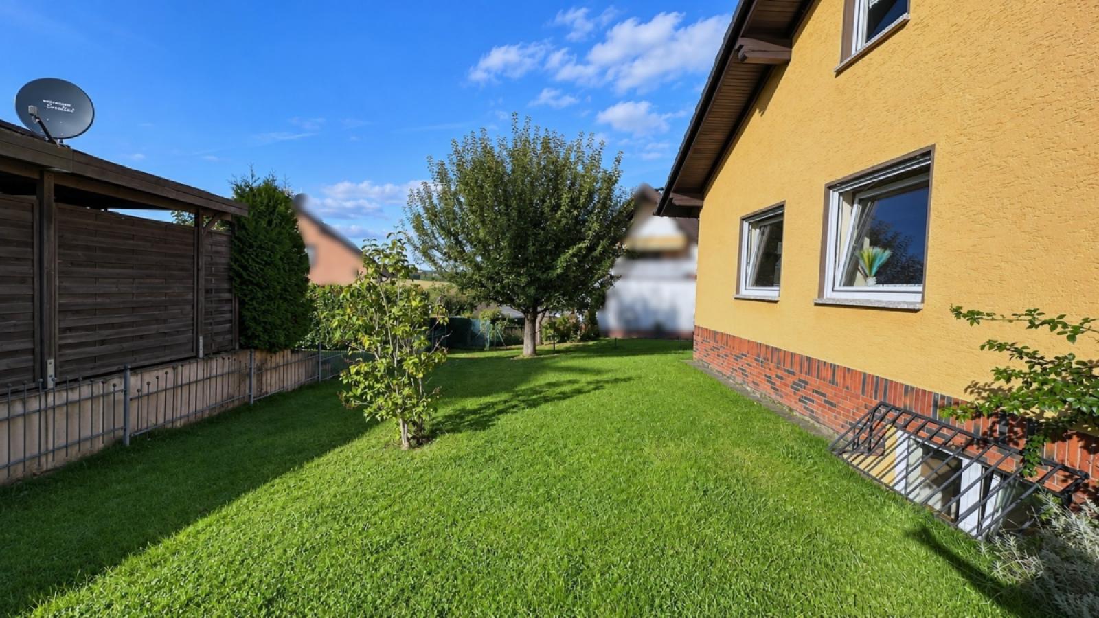 seitlicher Garten