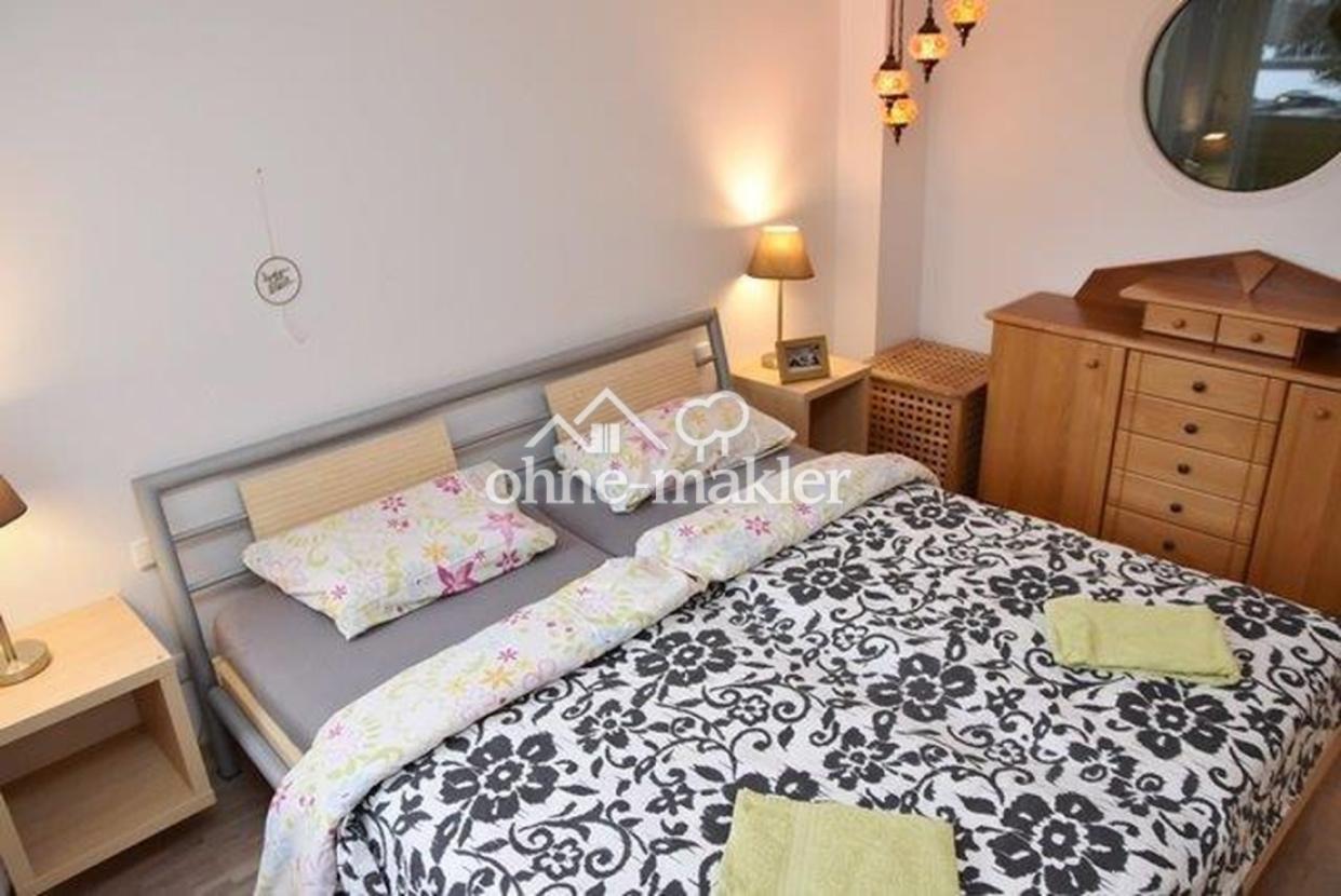 Schlafzimmer 1
