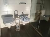 Großzügige Dusche