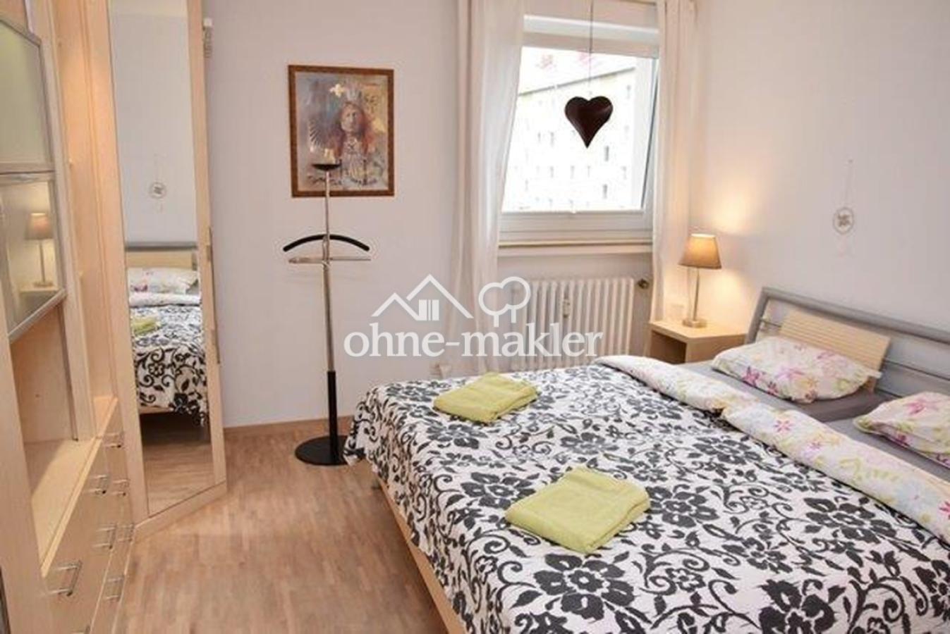 Schlafzimmer 1