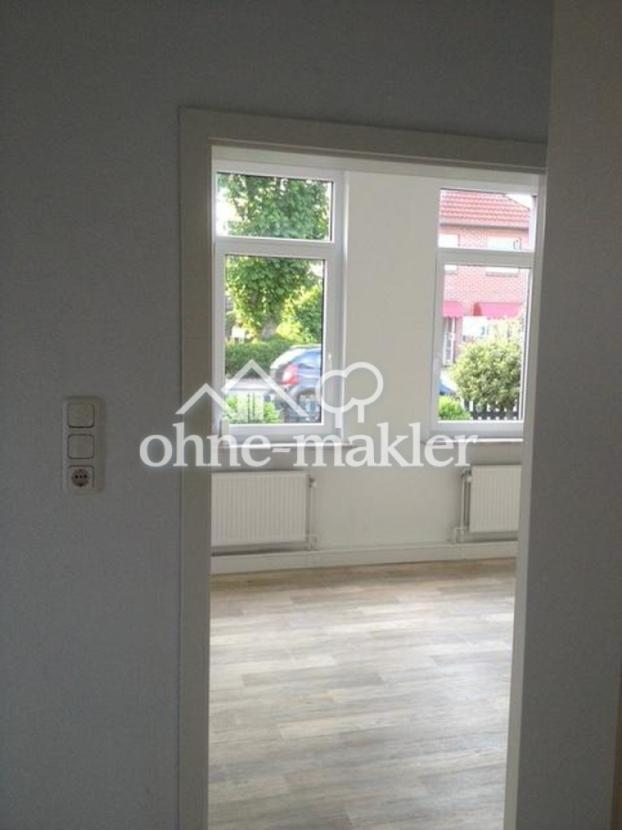 Flur EG Richtung Wohnzimmer 