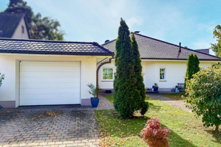 Außenansicht (vorne)