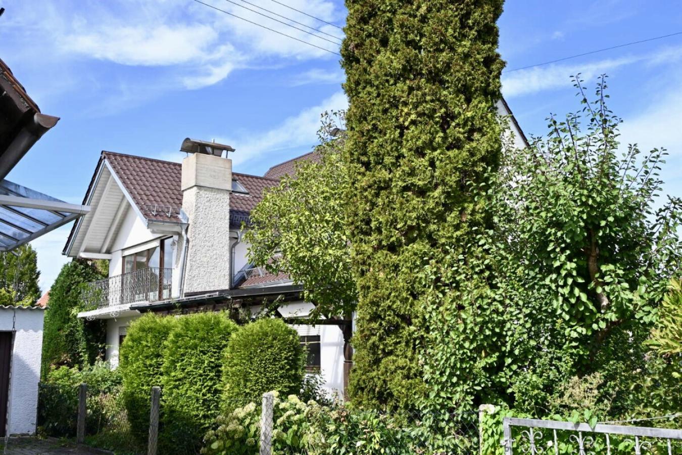 Ansicht Süd mit Garten
